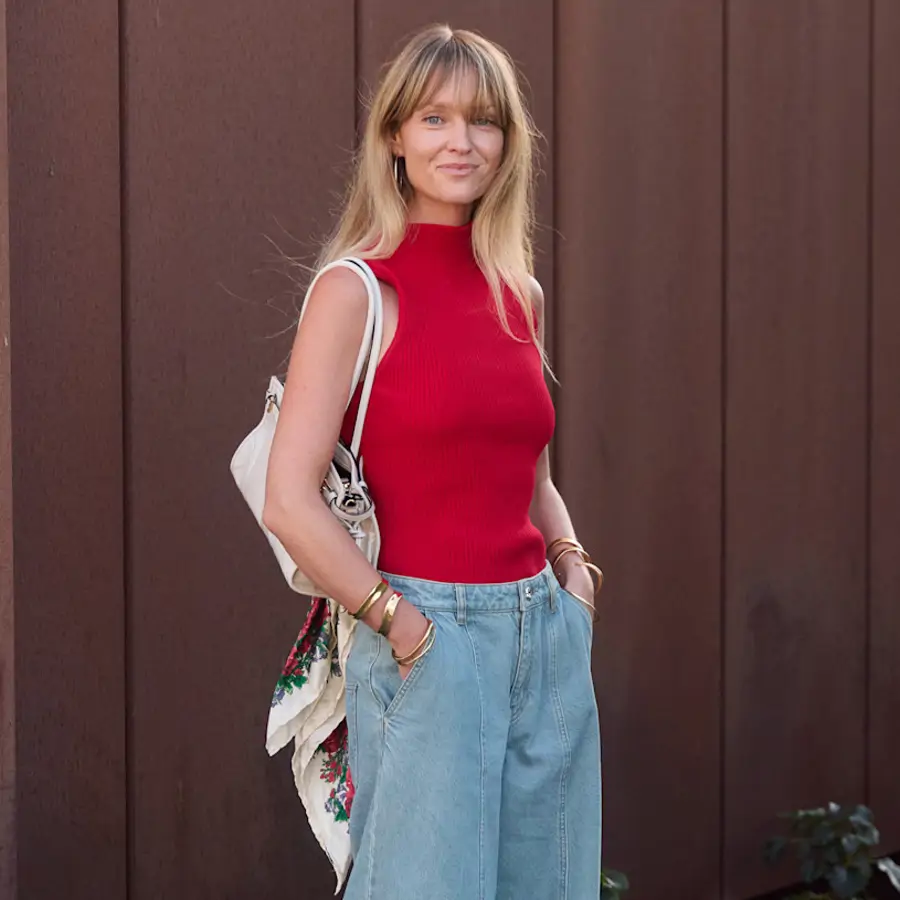 Prepara tu cesta de rebajas: 8 prendas de Stradivarius frescas, holgaditas y elegantes que merecen mucho la pena  